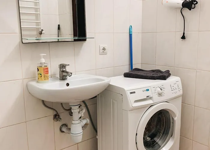 Domovik мостова 5 кв 38 Apartman *